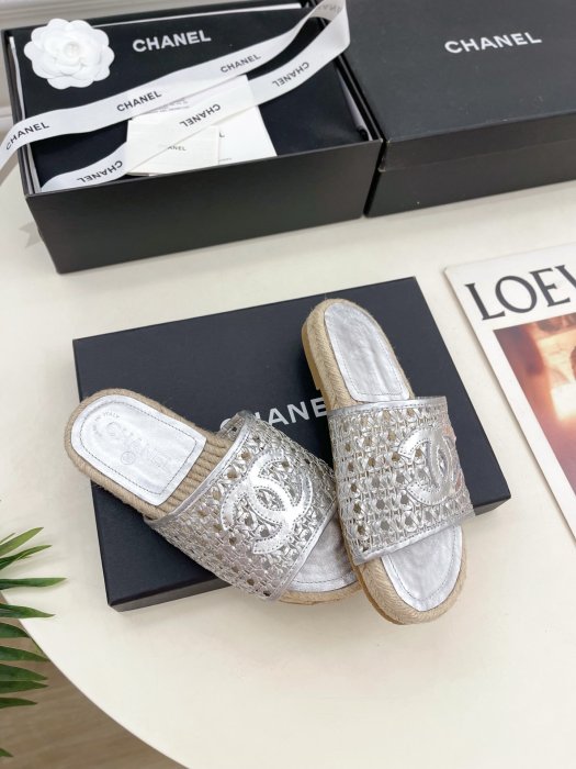 Шлепанцы женские фото 2