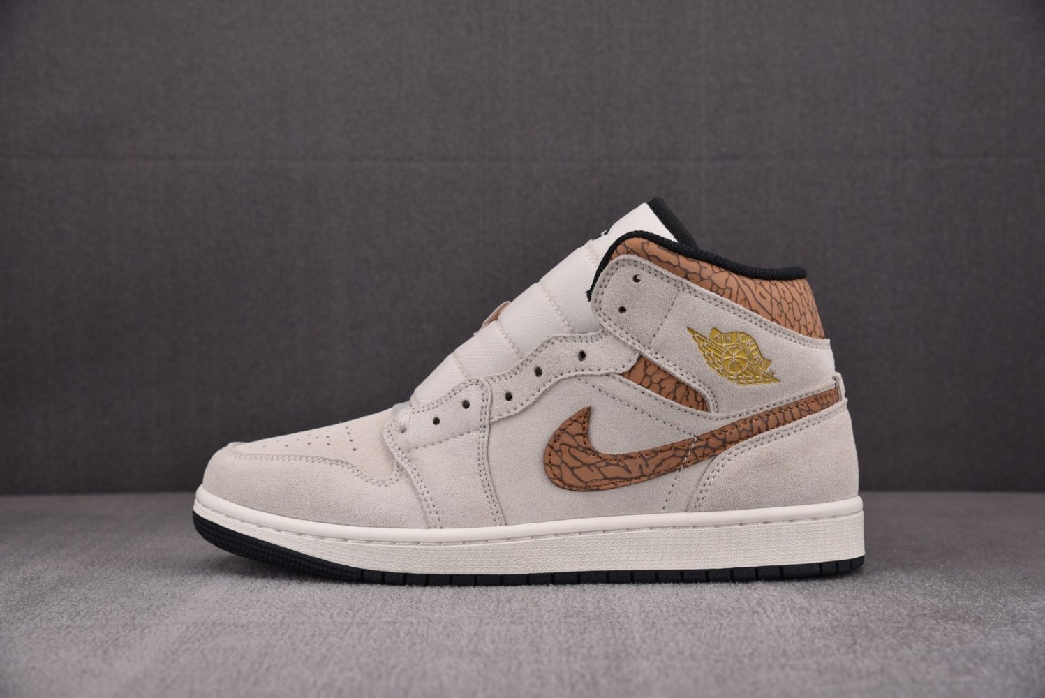 Кроссовки Air Jordan 1 Mid Brown Elephant DZ4129-102