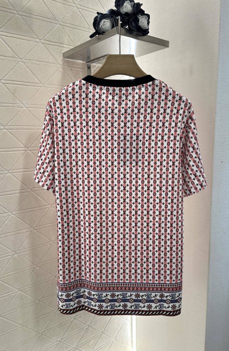 T-shirt women's фото 2