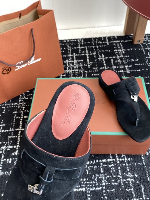 Шлепанцы фото 8