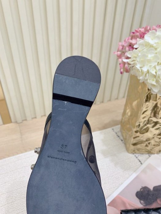 Шлепанцы женские фото 2