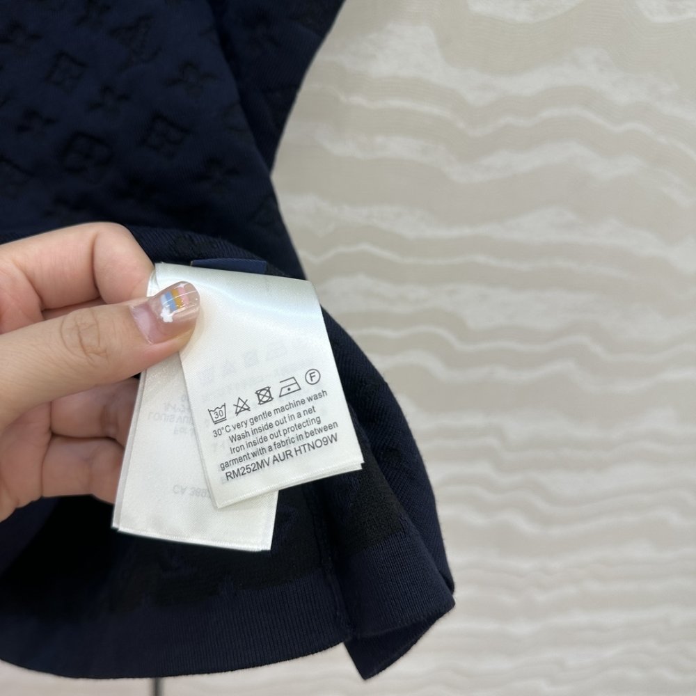 T-shirt women's фото 8