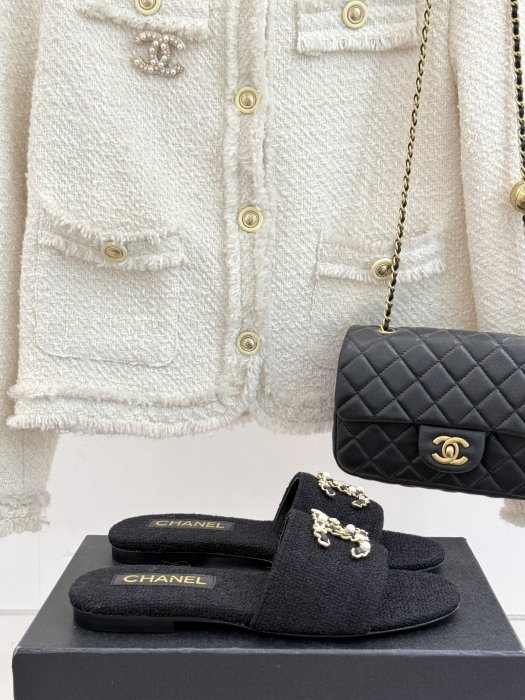 Шлепанцы женские