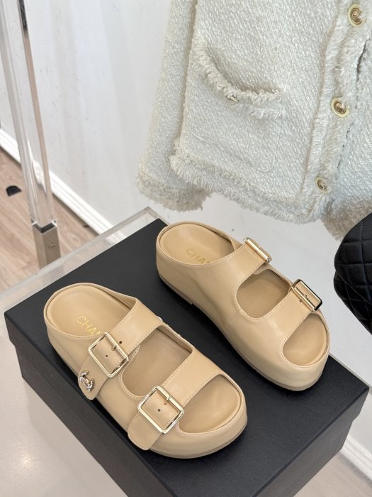 Шлепанцы женские фото 3