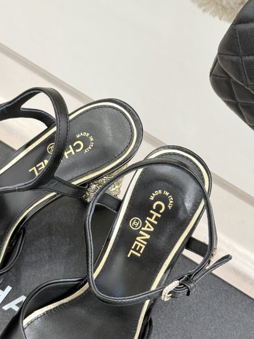 Босоножки фото 8