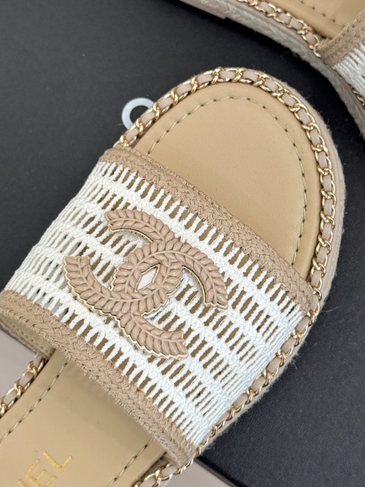 Шлепанцы женские фото 7