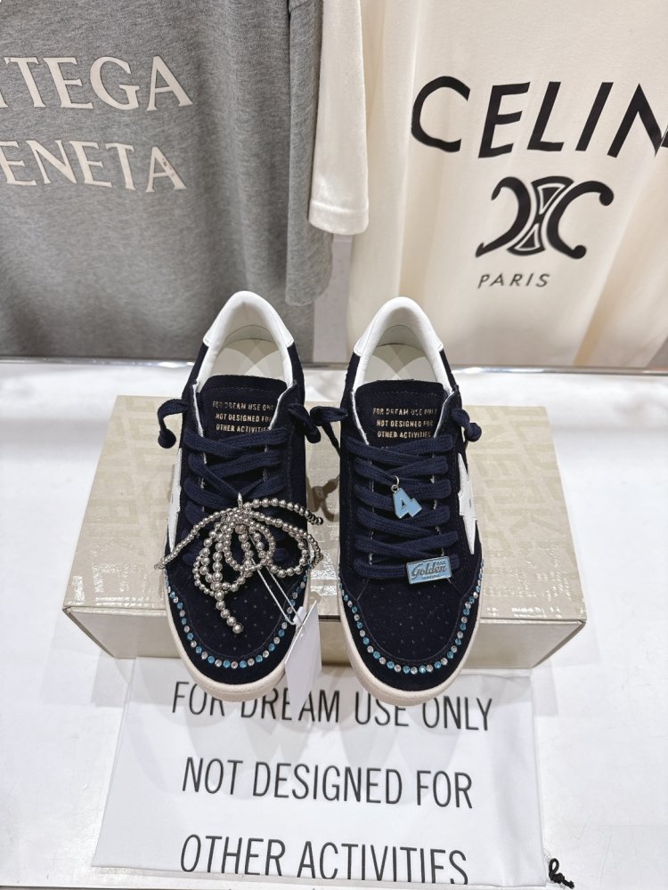 Кроссовки женские Golden Goose