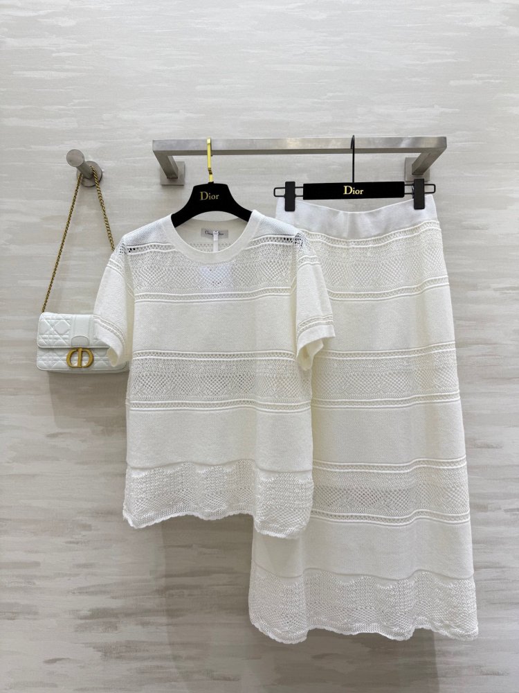 Костюм женский