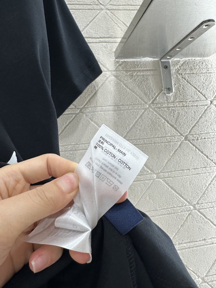 Футболка жіноча фото 9