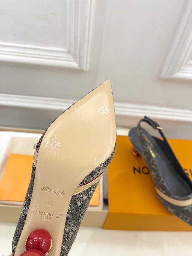 Босоножки фото 9