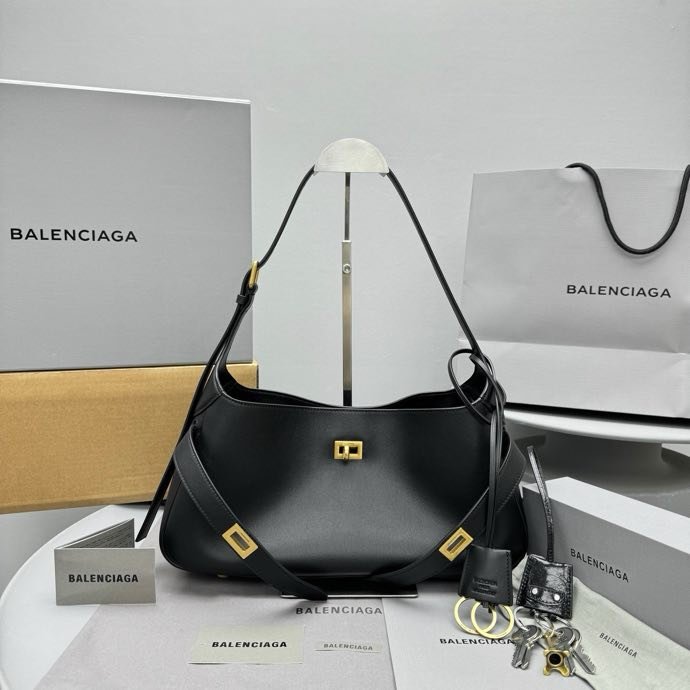 Сумка женская кожаная BelAir 35 см