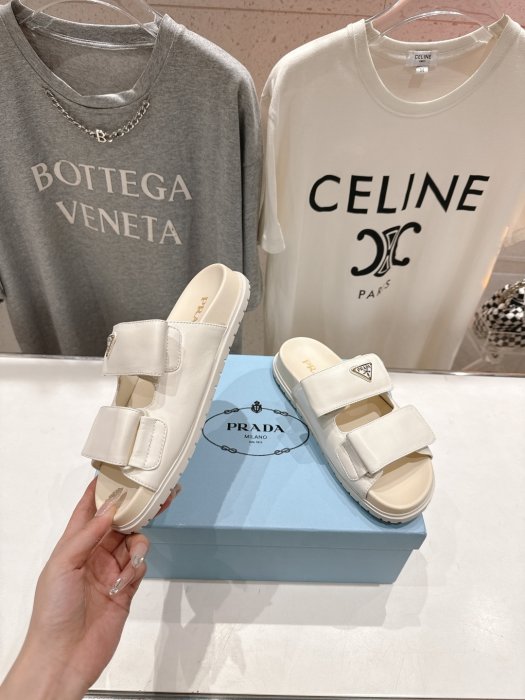 Шлепанцы женские фото 4