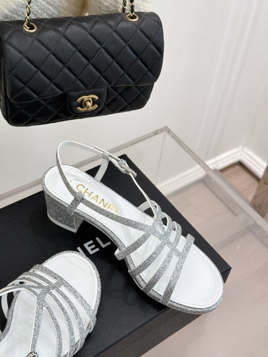 Босоножки фото 5