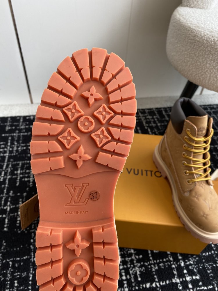 Ботинки женские Louis Vuitton x Timberland фото 9