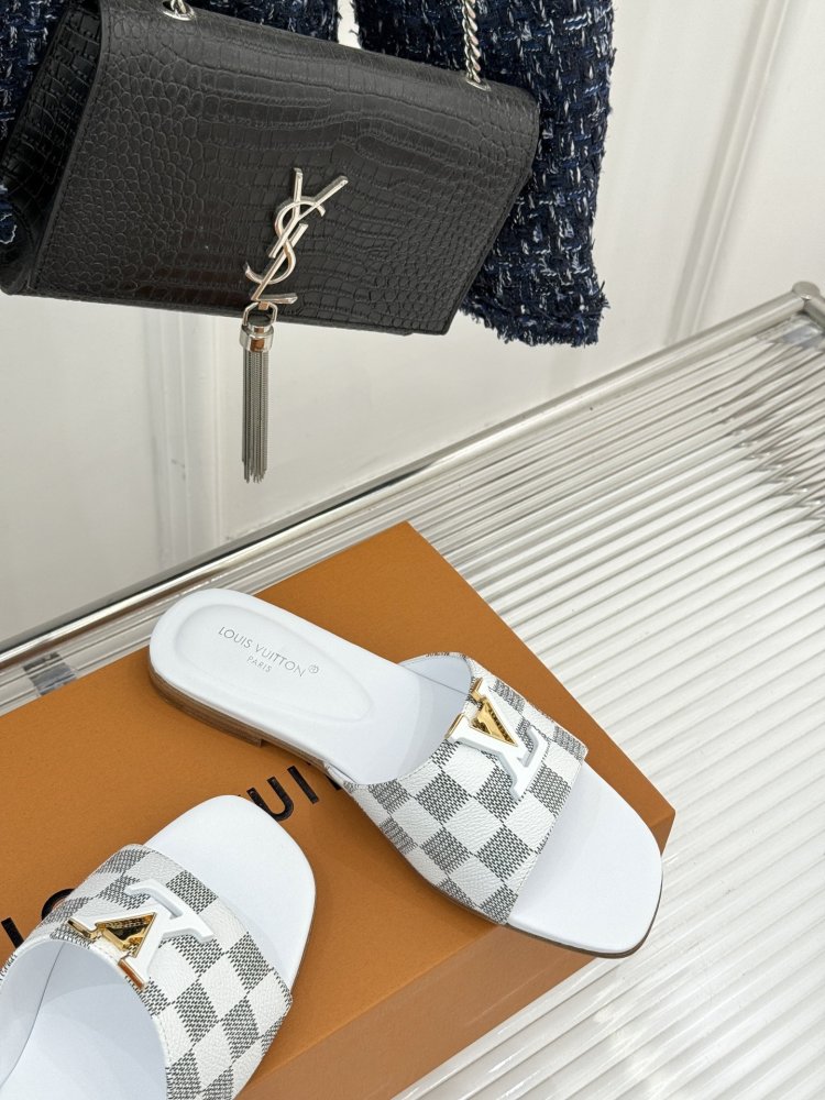 Шлепанцы женские фото 5