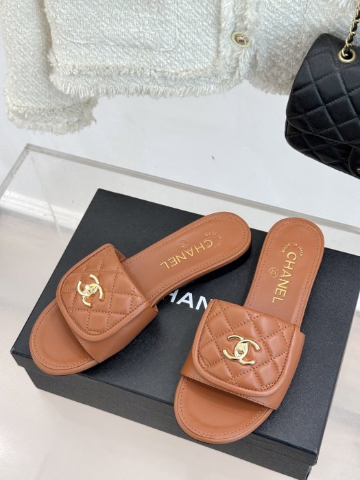 Шлепанцы фото 2