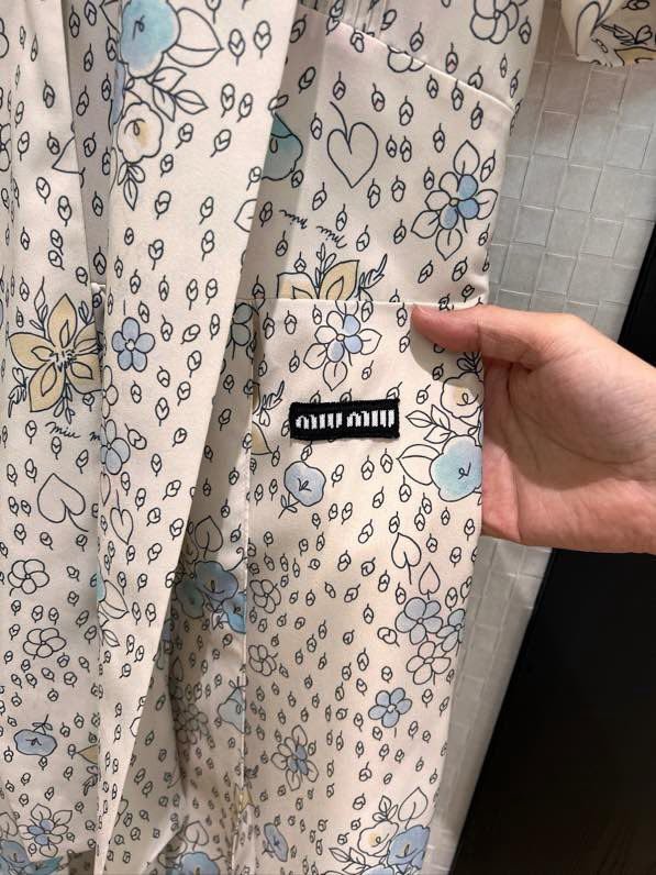 Платье с рукавами фонариками и принтом роз фото 7