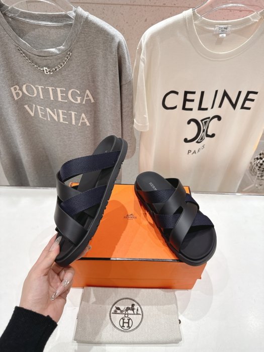 Шлепанцы женские фото 3