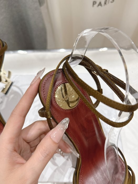 Босоножки фото 6