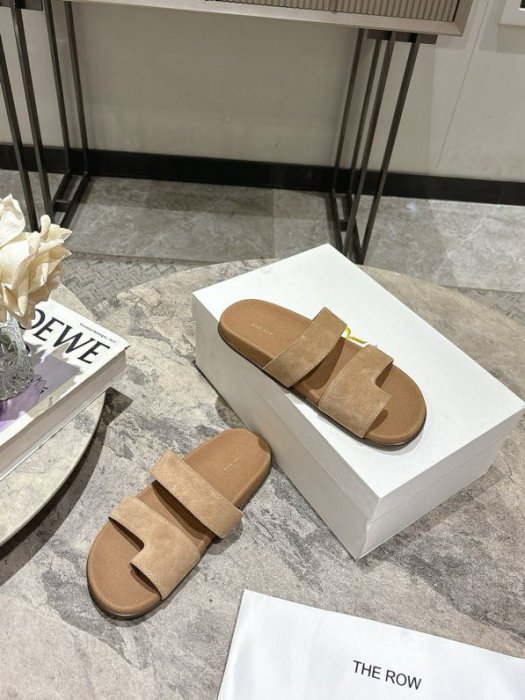 Шлепанцы женские фото 6