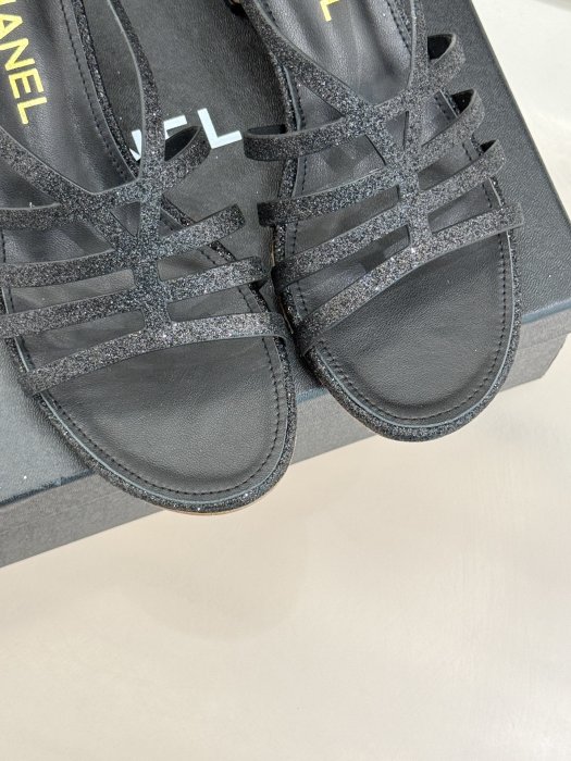 Босоножки фото 7