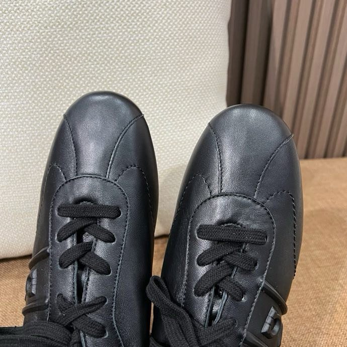 Кросівки жіночі фото 3