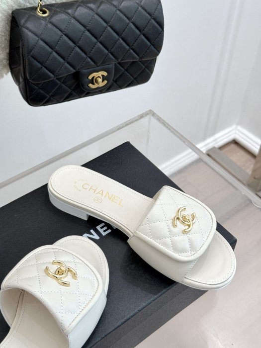 Шлепанцы фото 5