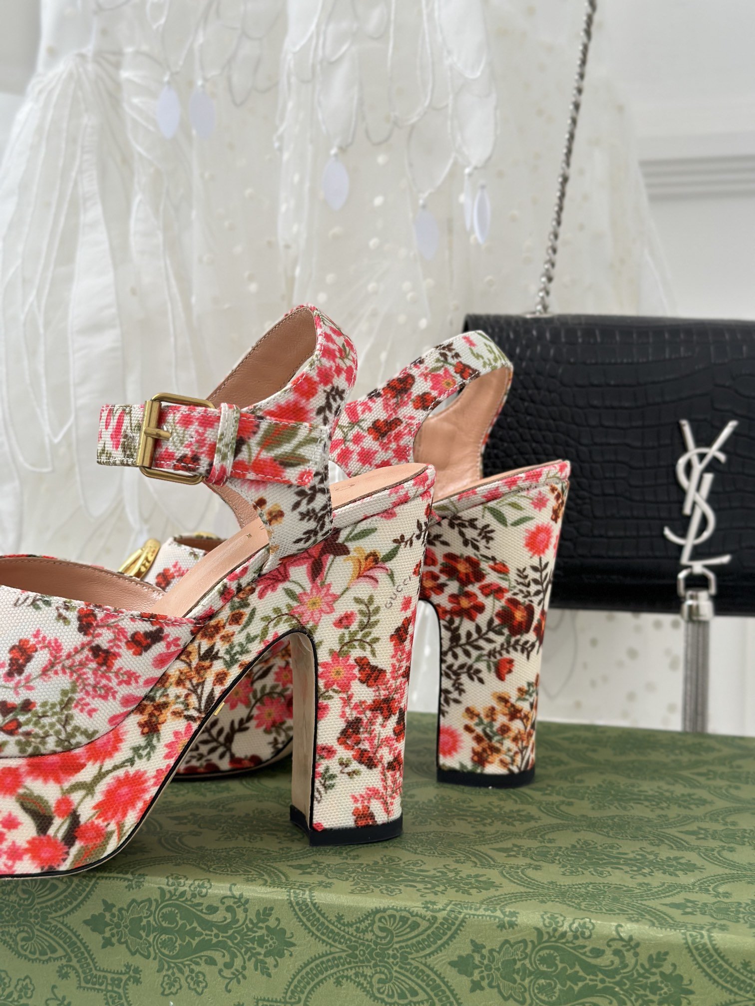 Sandals from flower print on high heel фото 6