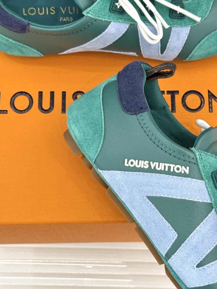 Кроссовки женские фото 6