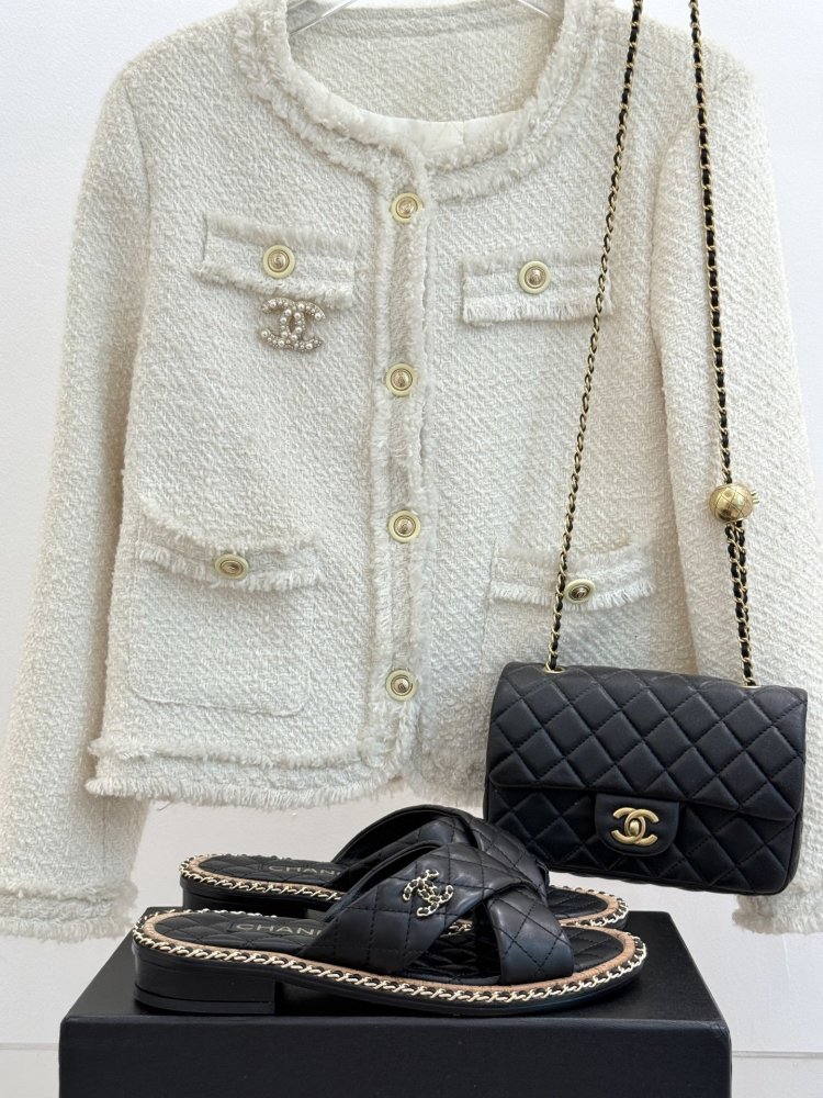 Шльопанці жіночі