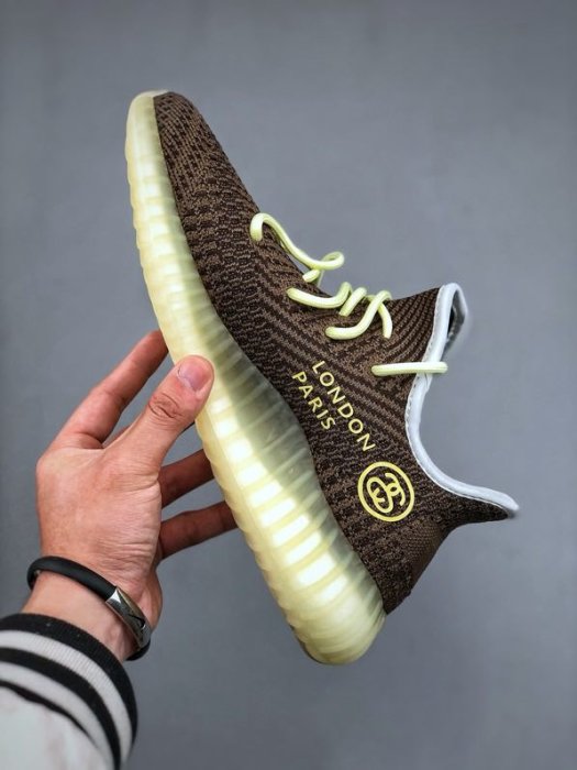 Кросівки Adidas Yeezy Boost 350V2 фото 2