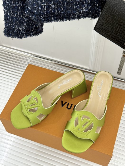 Босоножки фото 2