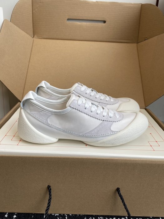 Кросівки фото 2