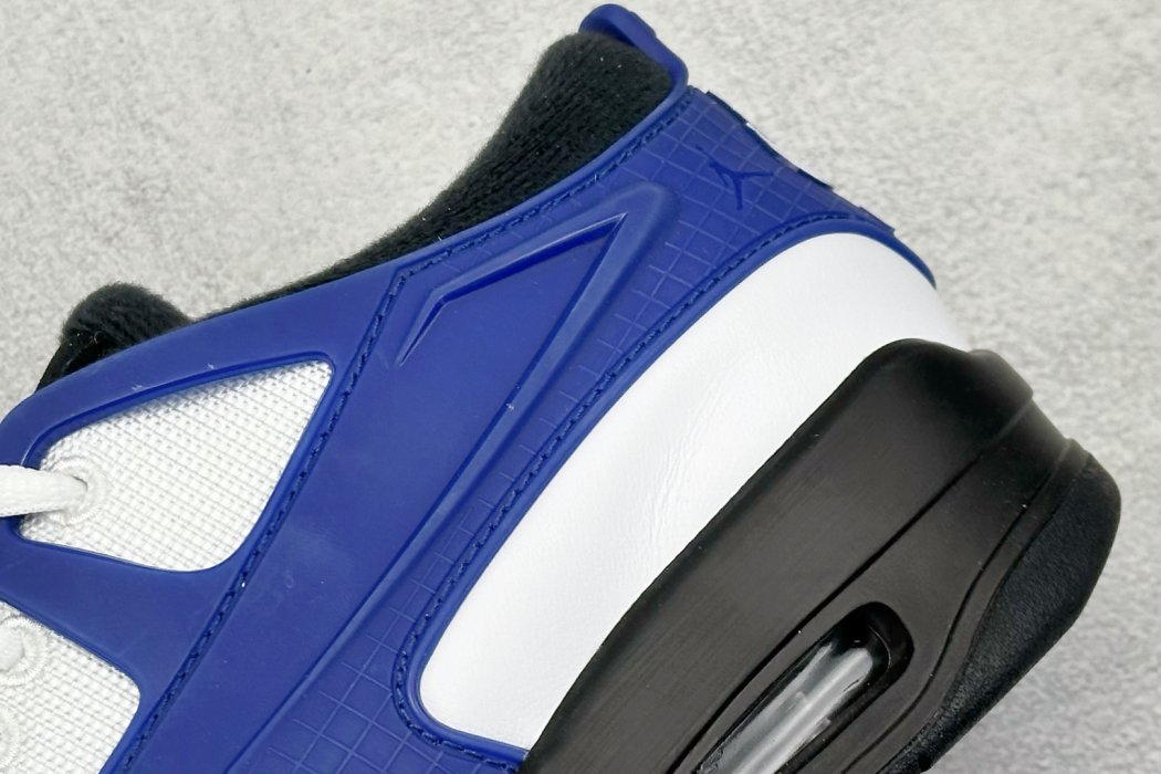 Кроссовки Nike Air Jordan 4 Retro фото 9