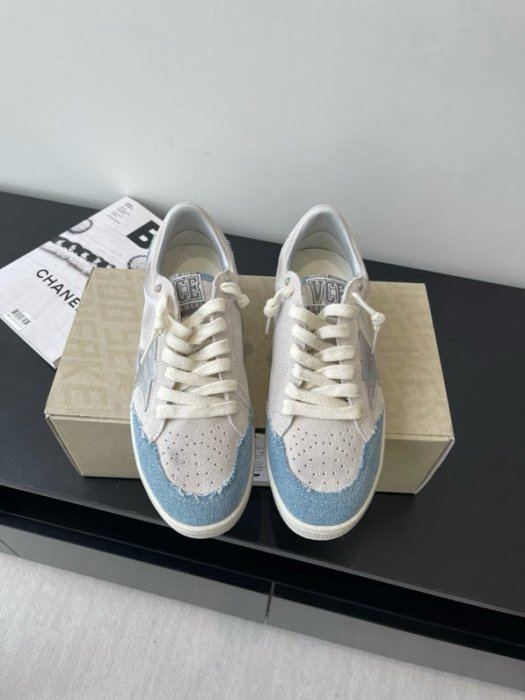 Кроссовки женские фото 2