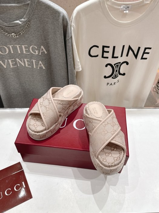 Шлепанцы фото 2