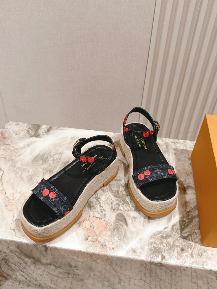 Сандалии женские фото 3