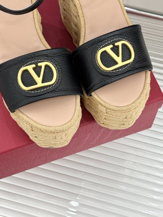 Босоножки фото 7