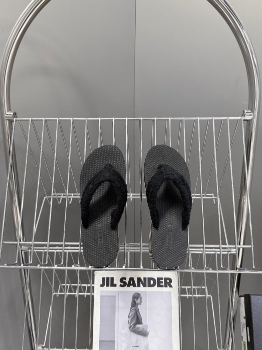 Шлепанцы фото 6