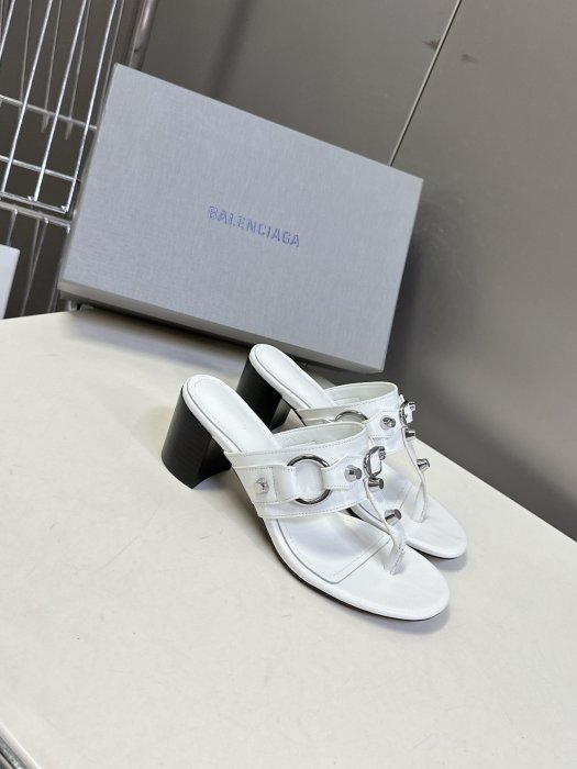 Босоножки фото 2