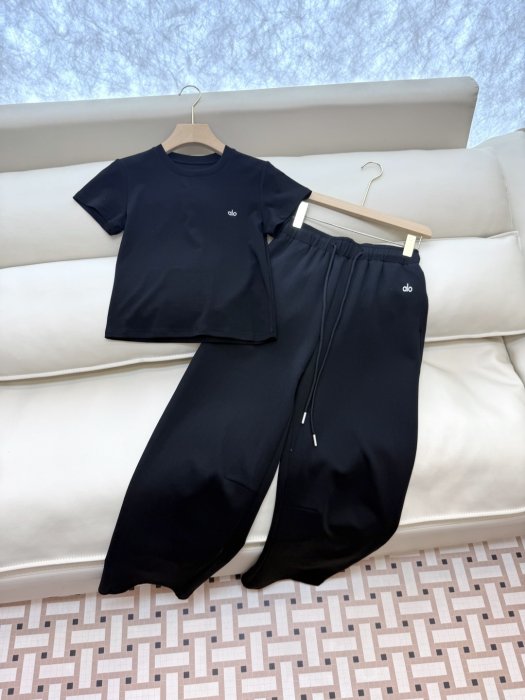 Костюм женский фото 3