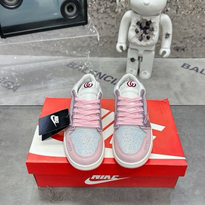 Кроссовки Nike Air Jordan x Gucci фото 2