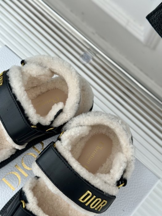 Sandals on fur фото 8