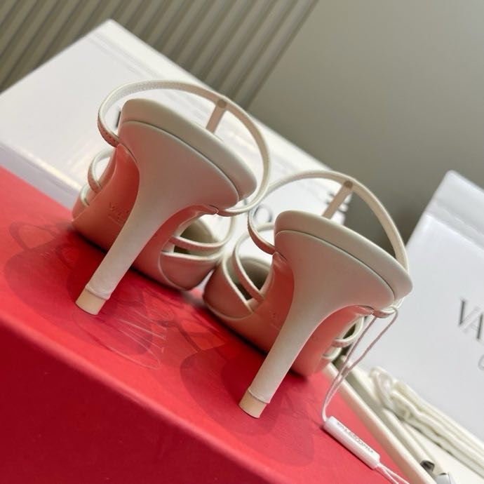 Босоножки фото 2