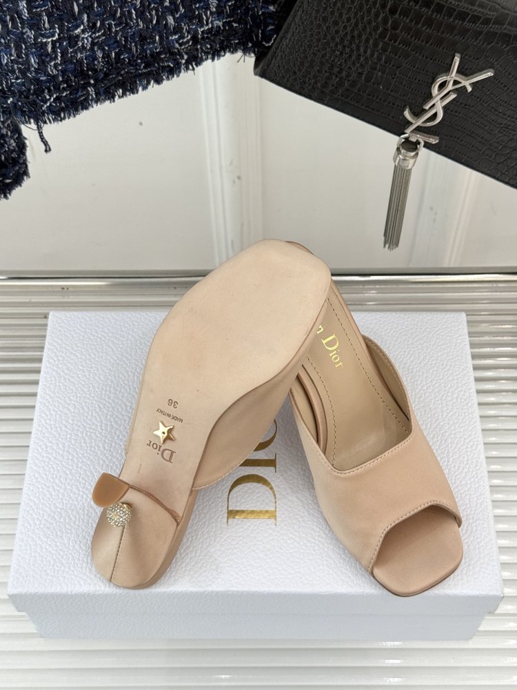 Босоножки фото 9