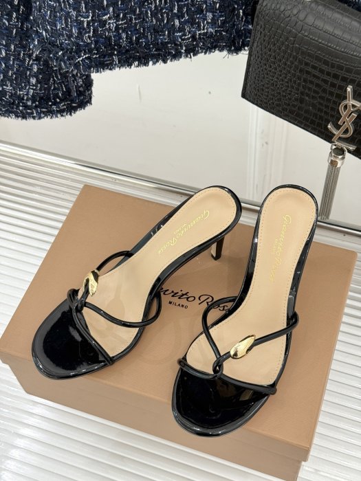 Босоніжки на шпильці фото 2