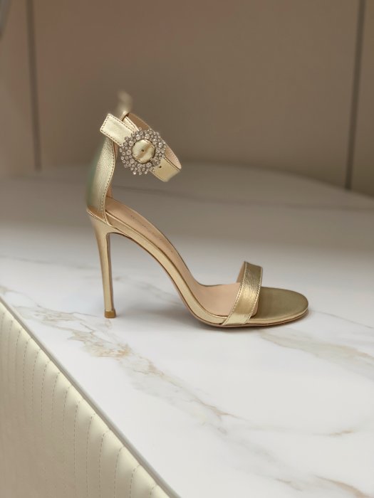 Босоножки фото 7