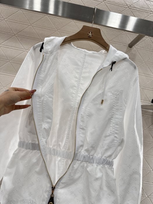 Вітровка жіноча фото 6