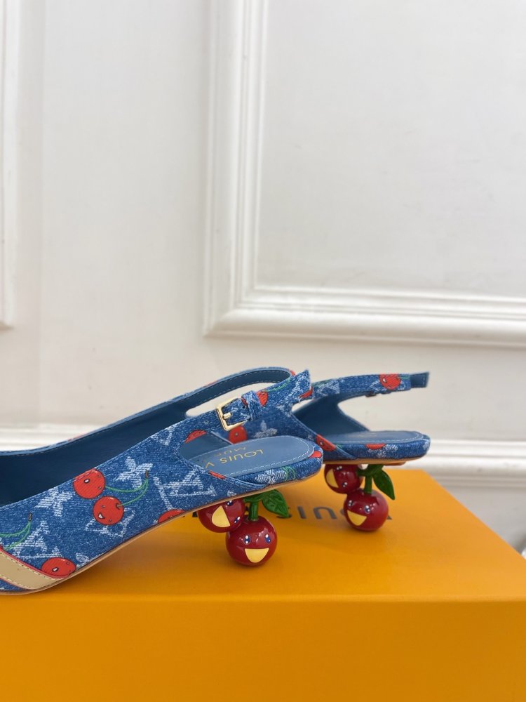 Босоножки фото 8