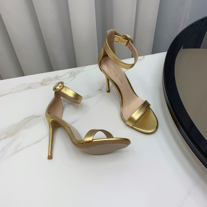 Босоножки фото 5